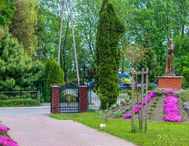 PARAFIA ŚW. MIKOŁAJA W GRABOWCU – MIEJSCE WIARY, HISTORII I PAMIĘCI