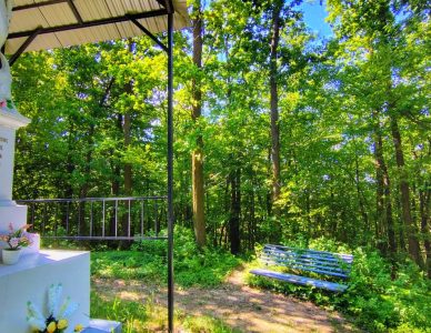 DUCHOWY KLEJNOT NA TUCZĘPSKIEJ ZIEMI – HISTORIA PARAFII I JEJ WYJĄTKOWEJ KAPLICZKI
