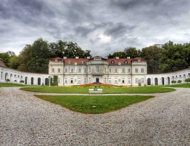 PAŁAC ŁOSIÓW W NAROLU – PERŁA HISTORII I KULTURY NA ROZTOCZU