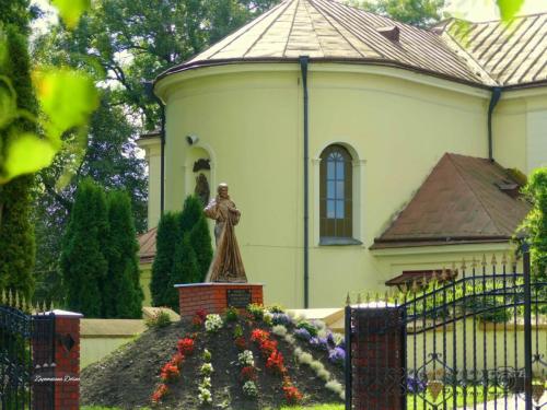 grabowiec-kosciol-parafialny-zima-3