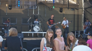 Koncert zespołu Seeking Dreams na Jarmarku Killiana_4